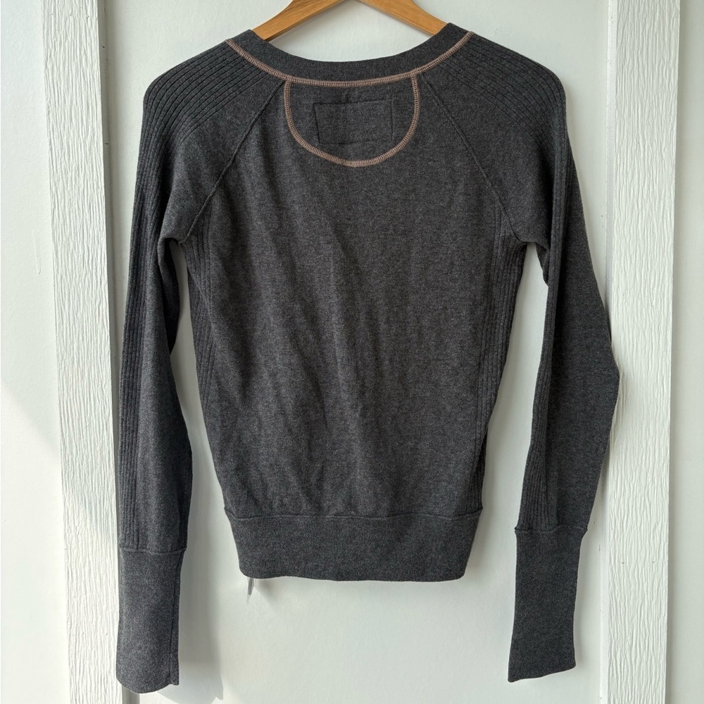 American Eagle Gray Fitted Cardigan Button Front Medium NWT - Picture 2 of 7